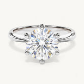 The Éclat Moissanite Ring