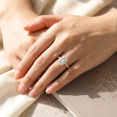 The Élise Moissanite Ring - Gold