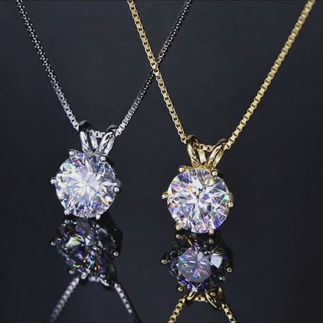 The Éclat Moissanite Necklace