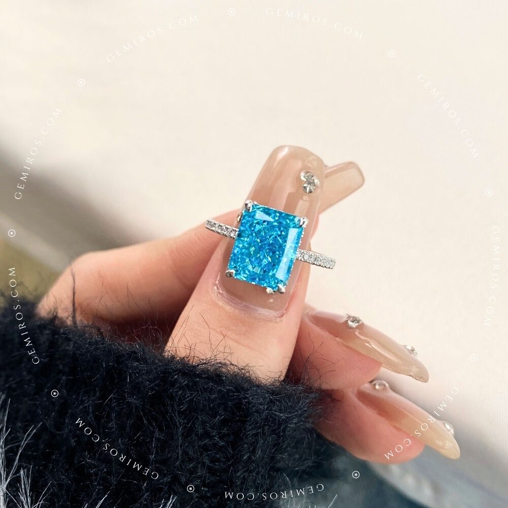 The Aura Ring Blue - Radiant Cut Solitaire with Side Halo