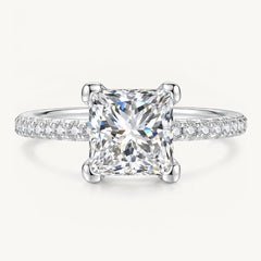 The Carrée Moissanite Ring