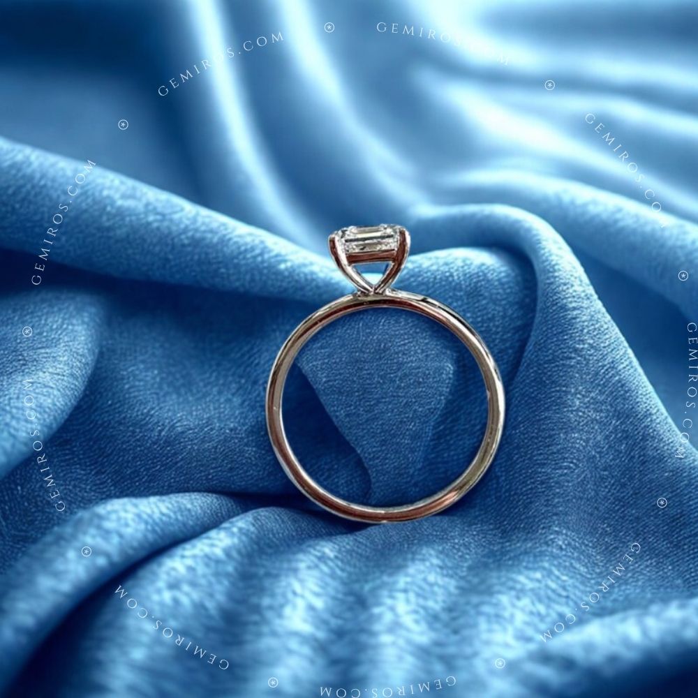 The Échelon Ring