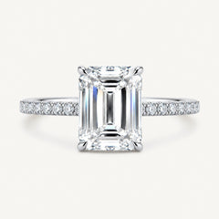 The Élise Moissanite Ring