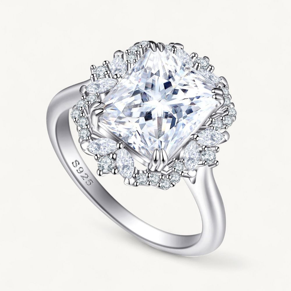 The Fleur Ring