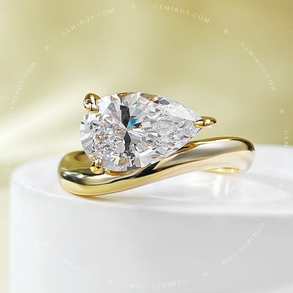 The Ondine Ring - Gold