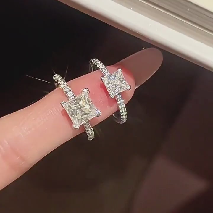 The Carrée Moissanite Ring